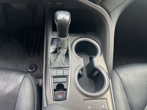 Used 2022 Toyota Camry XLE image 15