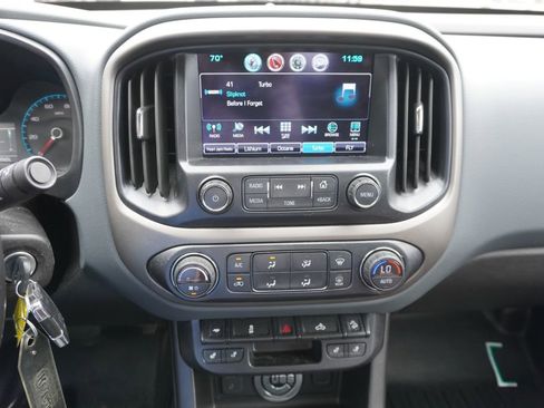 Used 2017 Chevrolet Colorado Z71 RWD image 8