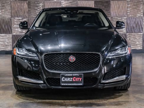 Used 2020 Jaguar XF Prestige image 6