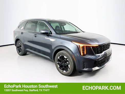 Used 2024 Kia Sorento S image 1