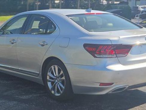Used 2014 Lexus LS 460 w/ Comfort Package RWD image 4