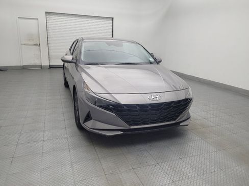 Used 2022 Hyundai Elantra SEL w/ Preferred Accessory Package FWD image 14