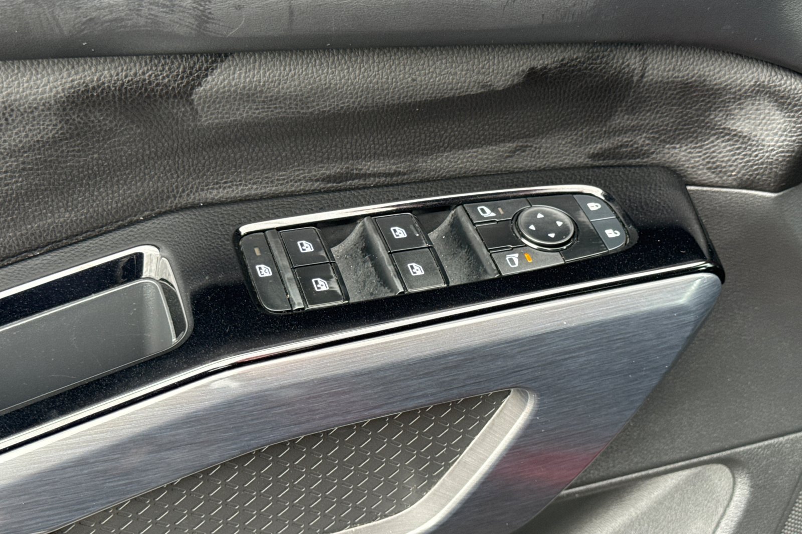 Certified 2023 Nissan Pathfinder SL w/ SL Premium Package FWD image 13