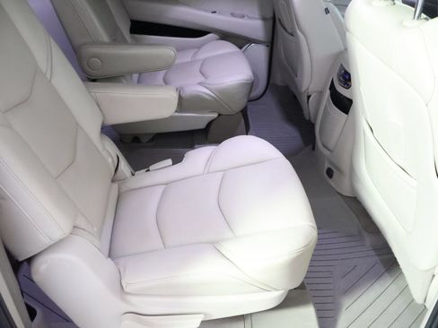 Used 2017 Cadillac Escalade ESV Premium Luxury AWD/4WD image 52
