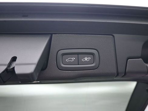 New 2026 Volvo XC60 B5 Plus w/ Protection Package Premier image 32