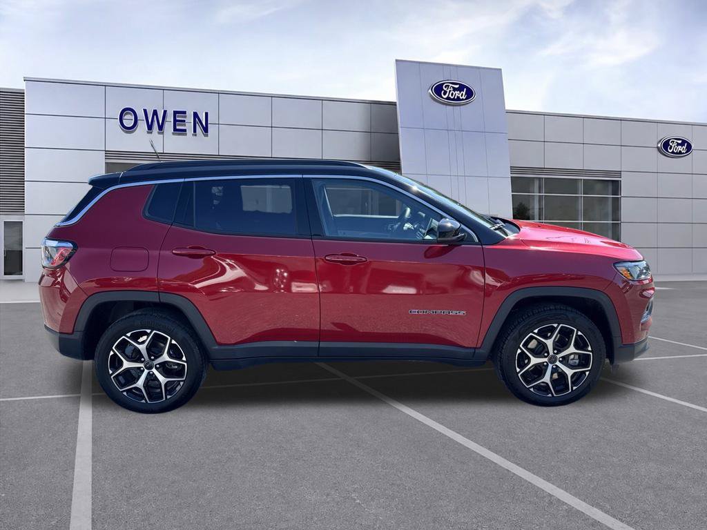 Used 2025 Jeep Compass Limited AWD/4WD image 6