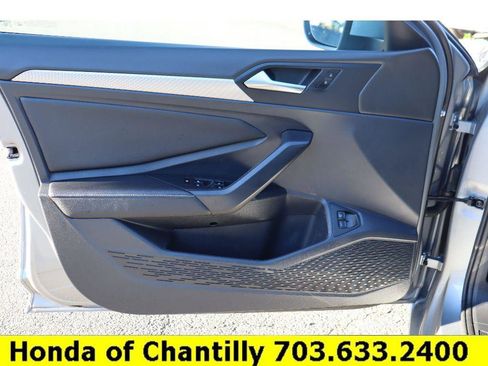 Used 2022 Volkswagen Jetta S image 23