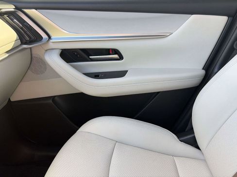 Certified 2024 MAZDA CX-90 3.3 Turbo S w/ Premium Package image 23