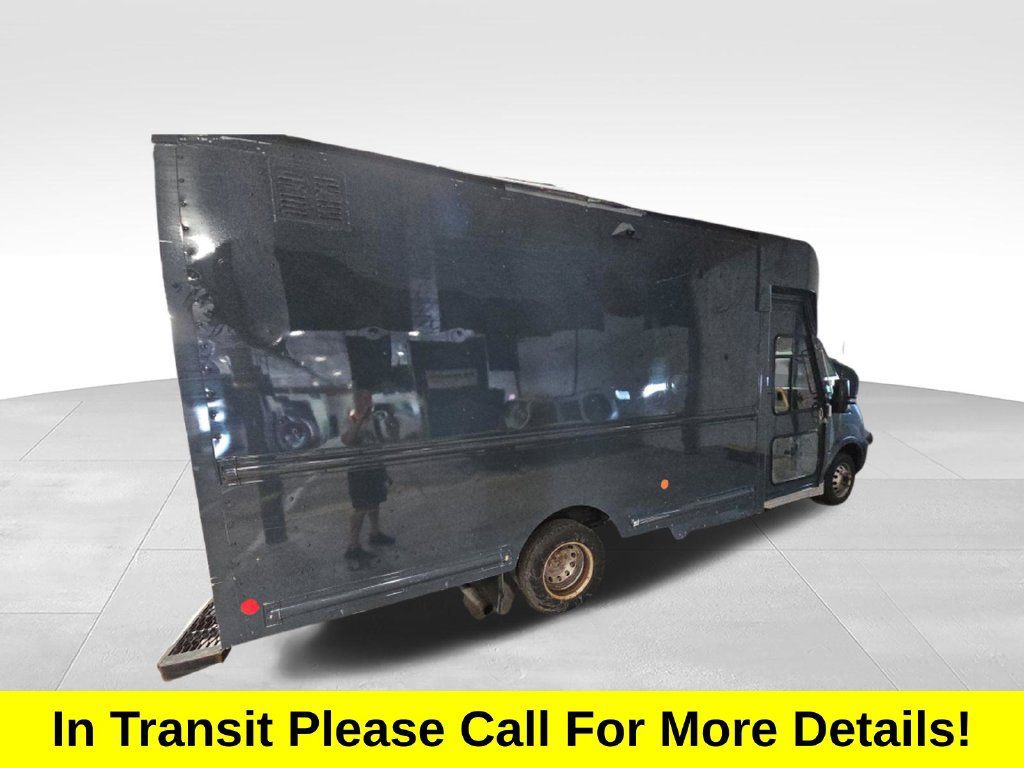 Used 2021 Ford Transit 350 DRW RWD image 5