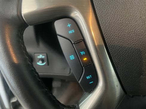 Used 2018 Chevrolet Express 3500 w/ Driver Convenience Package RWD image 11