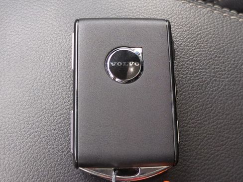 Certified 2024 Volvo XC40 B5 Core AWD/4WD image 26