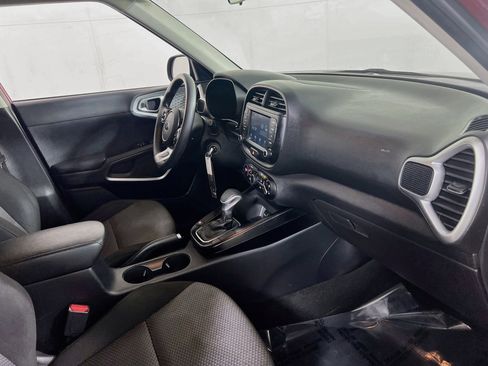 Used 2020 Kia Soul LX FWD image 26