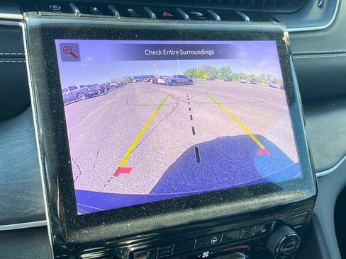Used 2023 Jeep Grand Cherokee Limited AWD/4WD image 12
