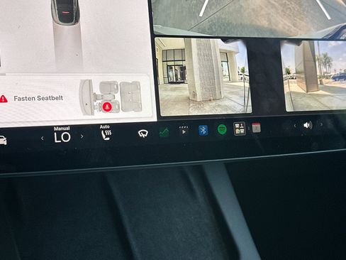Used 2021 Tesla Model Y Long Range AWD/4WD image 29