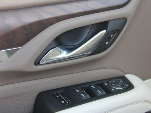 Used 2023 GMC Yukon XL Denali AWD/4WD image 18