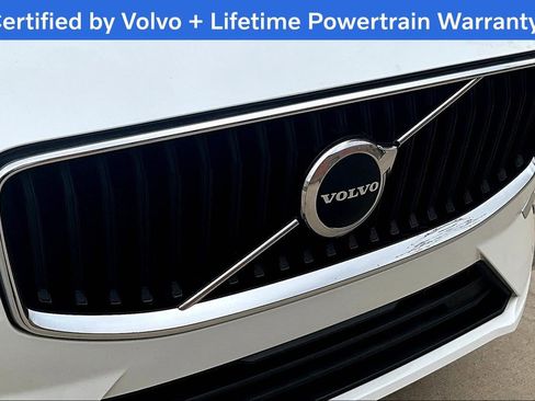 Used 2022 Volvo XC60 B5 Momentum image 36