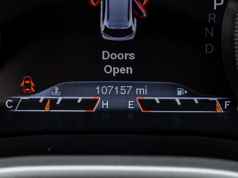 Used 2018 Jeep Cherokee Trailhawk w/ Comfort & Convenience Group image 16