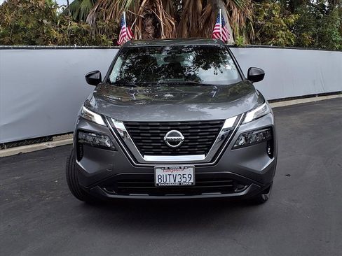 Used 2021 Nissan Rogue S image 2