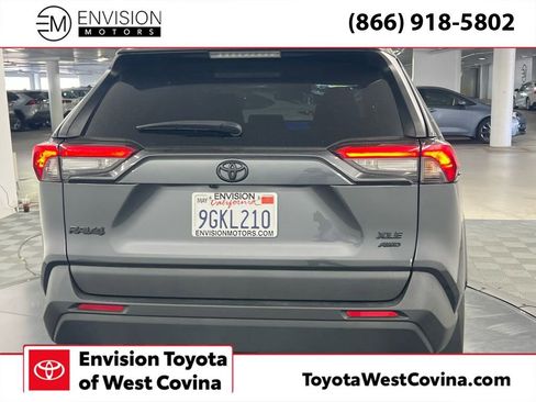 Used 2023 Toyota RAV4 XLE Premium image 6
