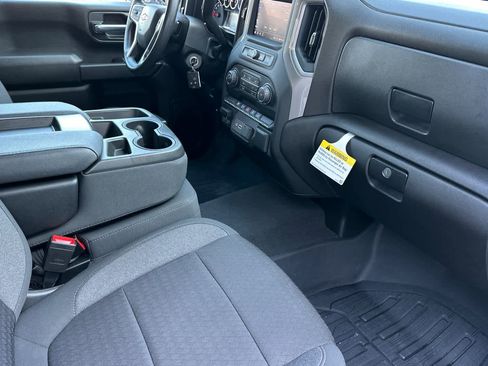 Used 2022 Chevrolet Silverado 2500 Custom w/ Custom Convenience Package image 16