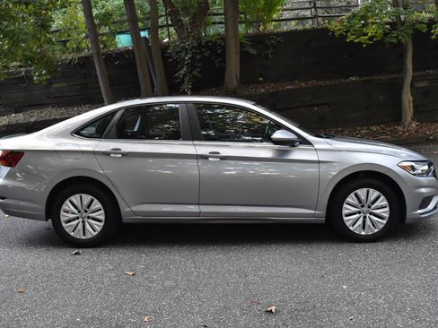 Used 2019 Volkswagen Jetta S w/ Driver Assistance Package image 10