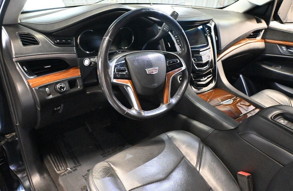 Used 2019 Cadillac Escalade Premium Luxury w/ LPO, Radiant Package RWD image 9