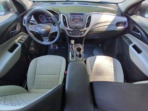 Used 2022 Chevrolet Equinox LS w/ Driver Confidence II Package FWD image 19
