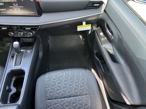 Certified 2025 Nissan Kicks SV image 15