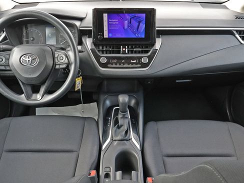 Used 2024 Toyota Corolla LE FWD image 2