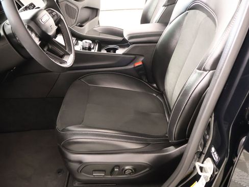 Used 2024 Jeep Grand Cherokee Altitude RWD image 11