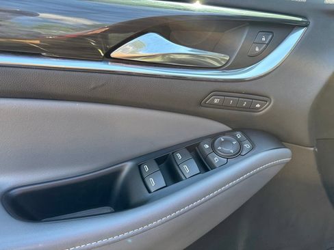 Used 2018 Buick Enclave Premium FWD image 15