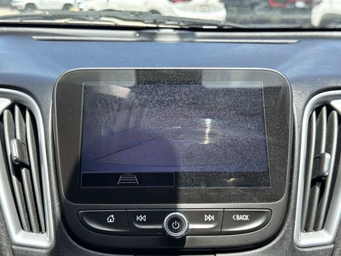 Used 2022 Chevrolet Malibu LT FWD image 25