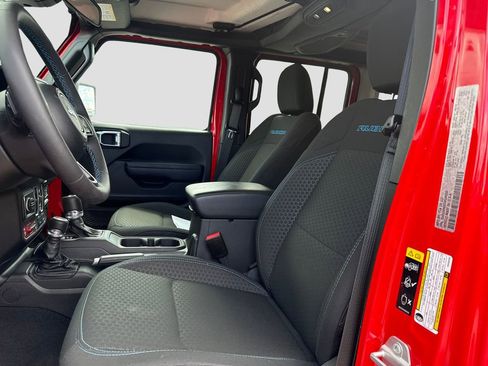 Used 2025 Jeep Wrangler Unlimited Rubicon 4xe w/ Convenience Group image 9