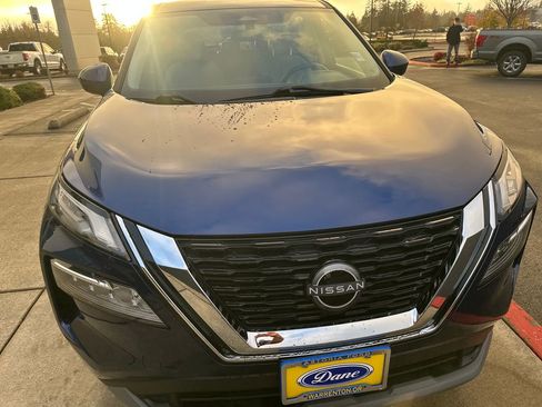 Used 2023 Nissan Rogue SV image 7