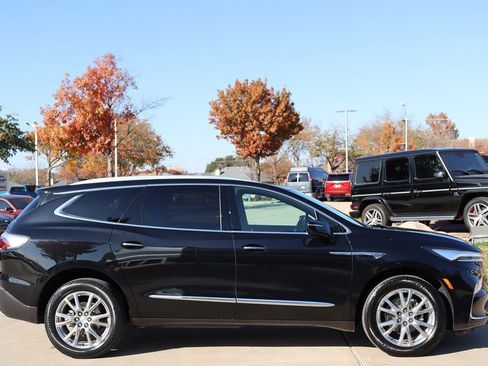 Used 2022 Buick Enclave Premium w/ Experience Buick Package image 5