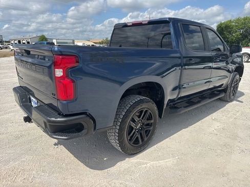 Used 2023 Chevrolet Silverado 1500 LT Trail Boss w/ LPO, Dark Essentials Package AWD/4WD image 7