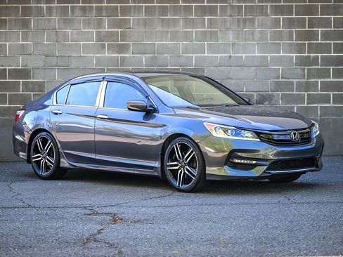 Used 2016 Honda Accord Sport image 2