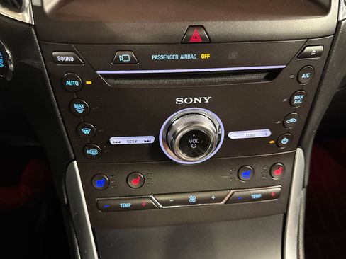 Used 2018 Ford Edge Titanium w/ Equipment Group 302A AWD/4WD image 23