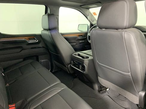 Used 2022 GMC Sierra 1500 Denali w/ Denali Reserve Package AWD/4WD image 12