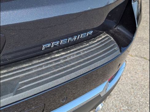 New 2026 Chevrolet Suburban Premier AWD/4WD image 19