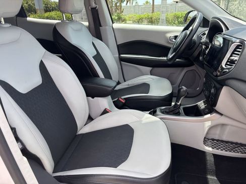 Used 2018 Jeep Compass Latitude w/ Popular Equipment Group FWD image 23