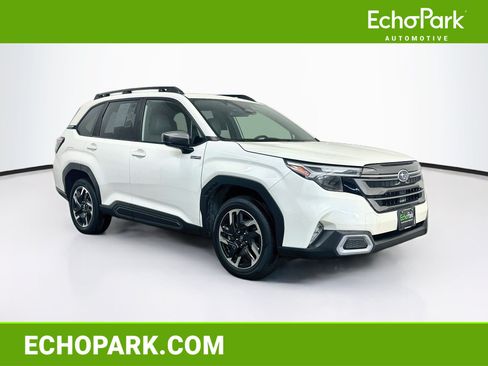 Used 2025 Subaru Forester Limited AWD/4WD image 1