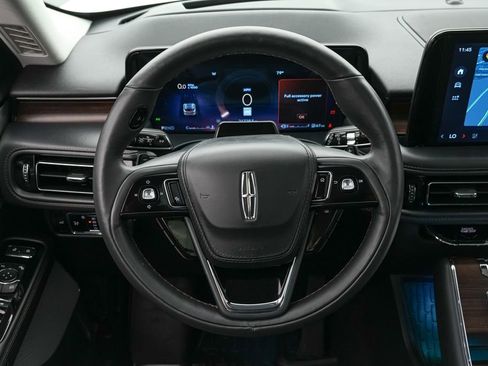 Used 2025 Lincoln Aviator Reserve w/ Luxury Package image 13