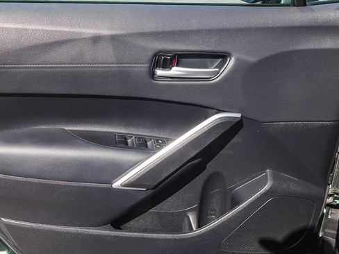 Used 2022 Toyota Corolla Cross XLE w/ Convenience Package FWD image 21