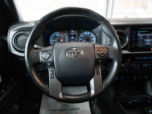 Used 2019 Toyota Tacoma TRD Off-Road image 21