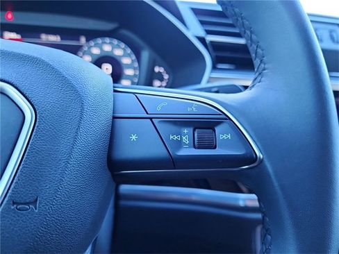 Certified 2025 Audi Q3 2.0T Premium w/ Convenience Package image 16