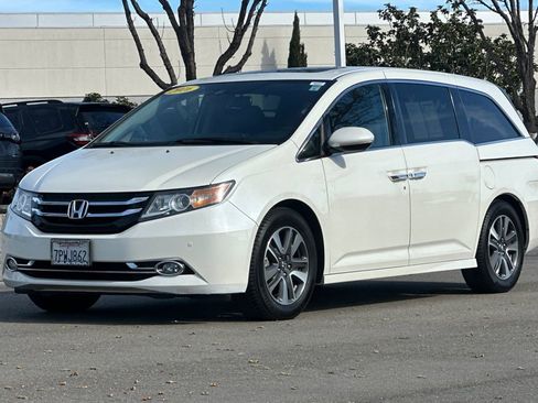 Used 2016 Honda Odyssey Touring Elite image 8