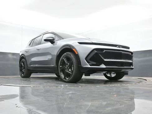 New 2026 Chevrolet Equinox EV RS image 9