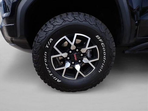 Used 2024 GMC Canyon AT4X AWD/4WD image 7