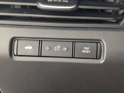 Used 2025 Nissan Altima 2.5 SV FWD image 14